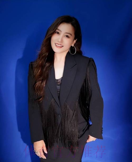 佩兰辅导小学生训练 形象大使谭晶同互动